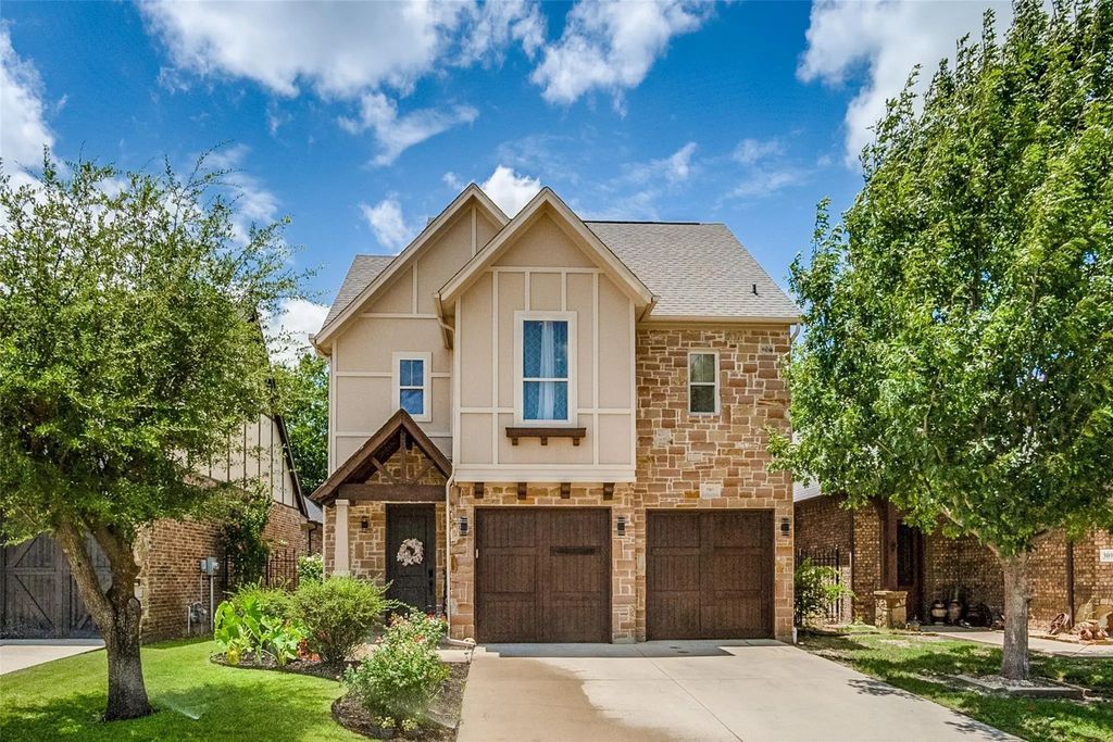 305 Post View Drive, Aledo