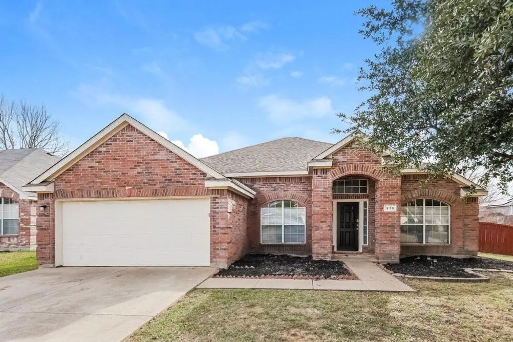 216 Quail Meadows Lane, Arlington