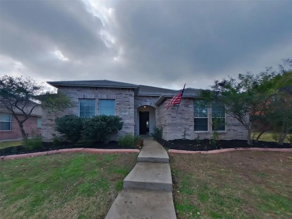 421 Rowdy Drive, Royse City