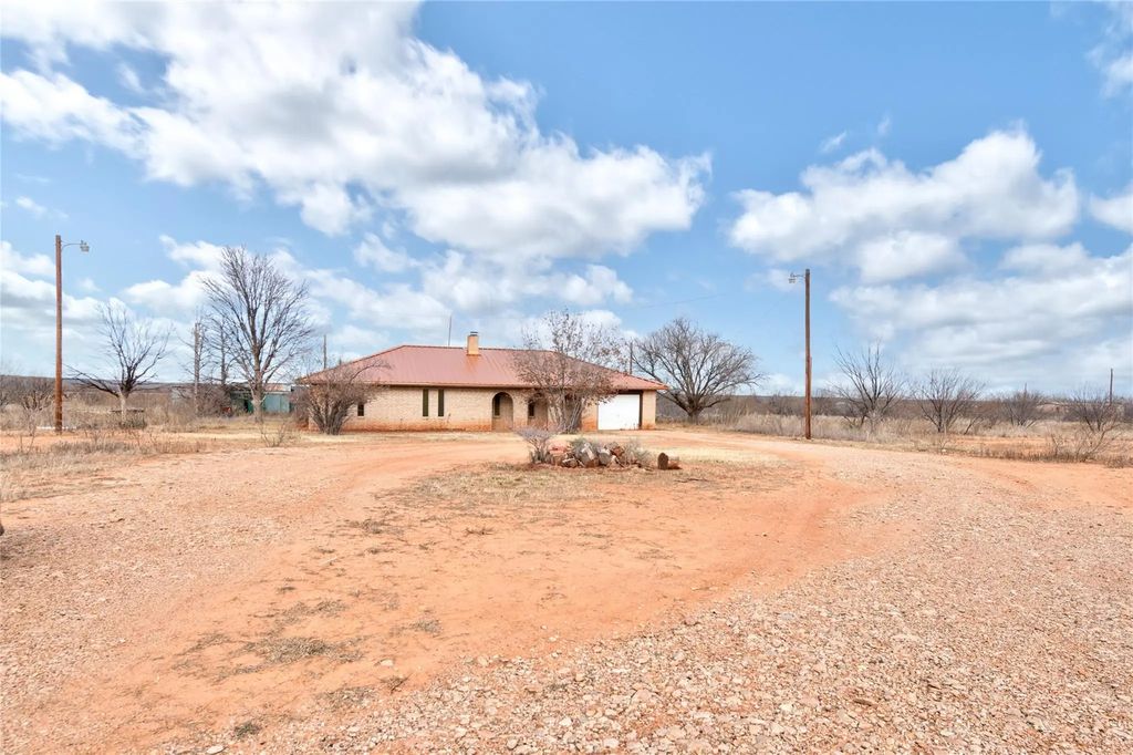 844 County Road 170, Trent