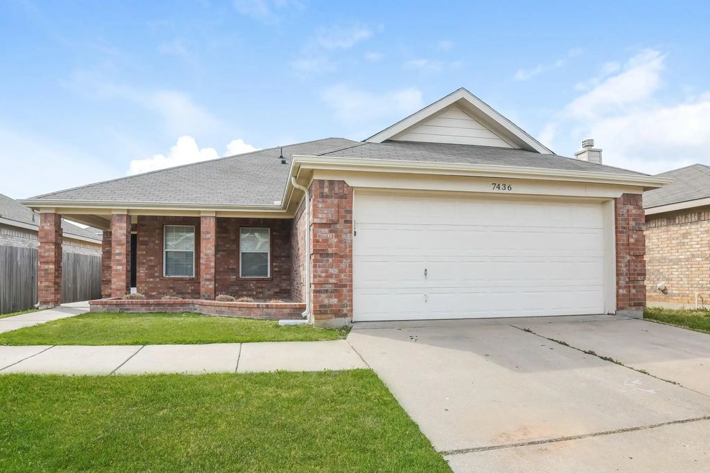 7436 Grass Valley Trail, Fort Worth
