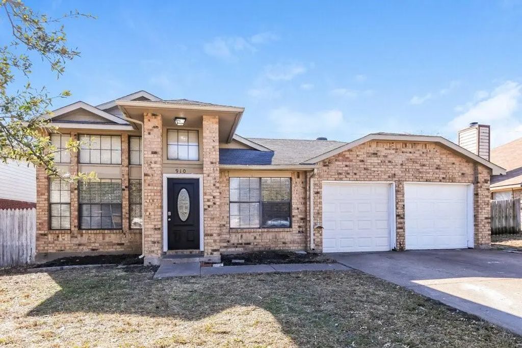 910 Galaxy Drive, Arlington