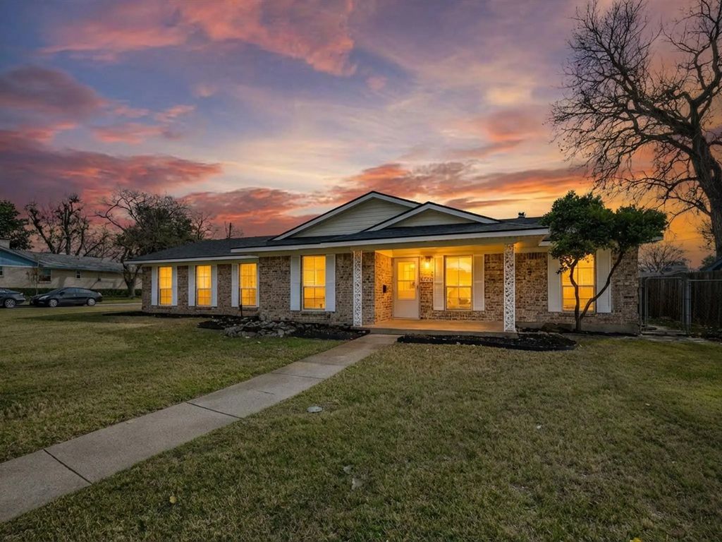 3838 Crestpark Drive, Farmers Branch