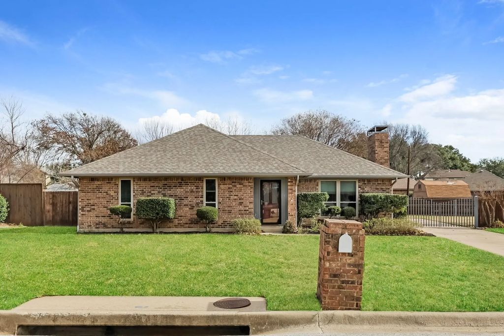 2002 Harwell Street, Grapevine