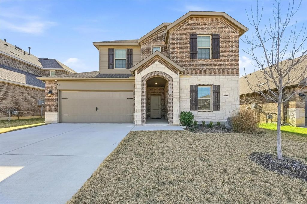 9816 Daisy Mae Lane, Aubrey