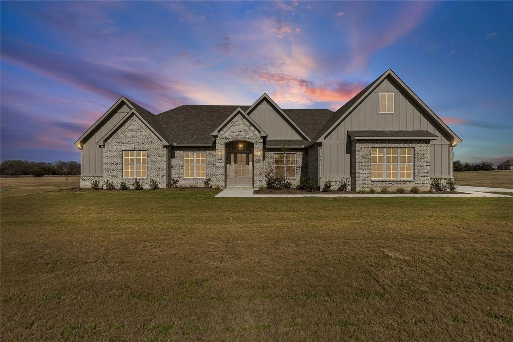 4182 County Road 3216, Lone Oak