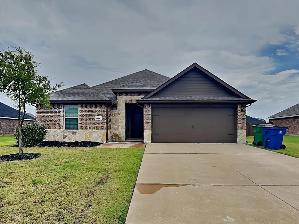 636 Excelsior Drive, Waxahachie