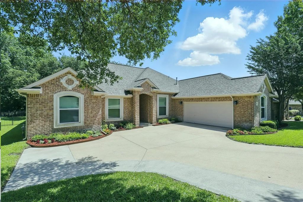8974 Ranch Bluff Court, Benbrook