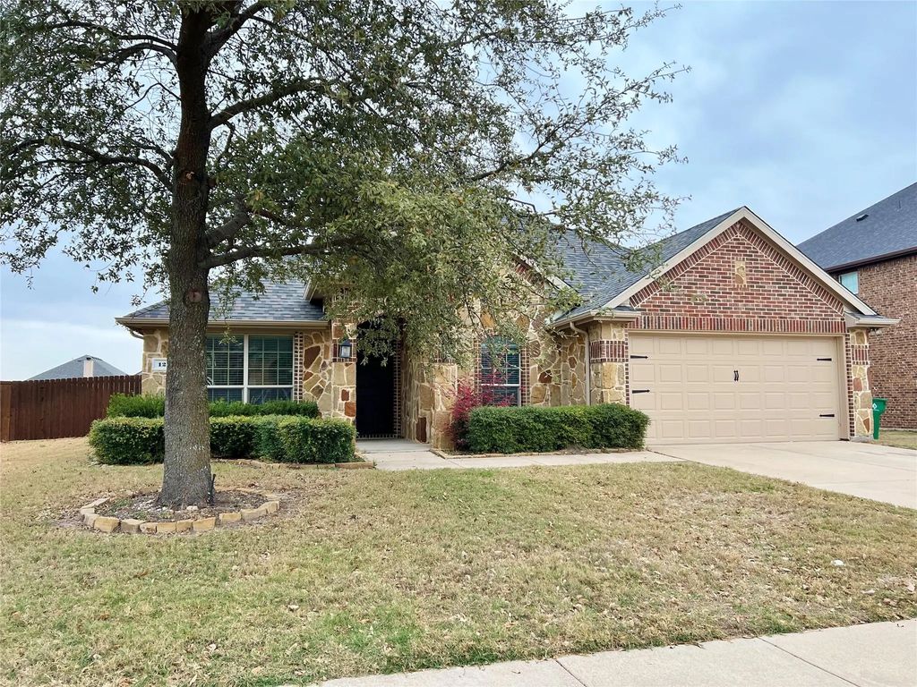 121 Sumac Drive, Waxahachie
