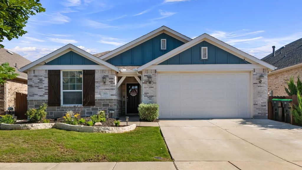 1917 Campground Way, Aubrey