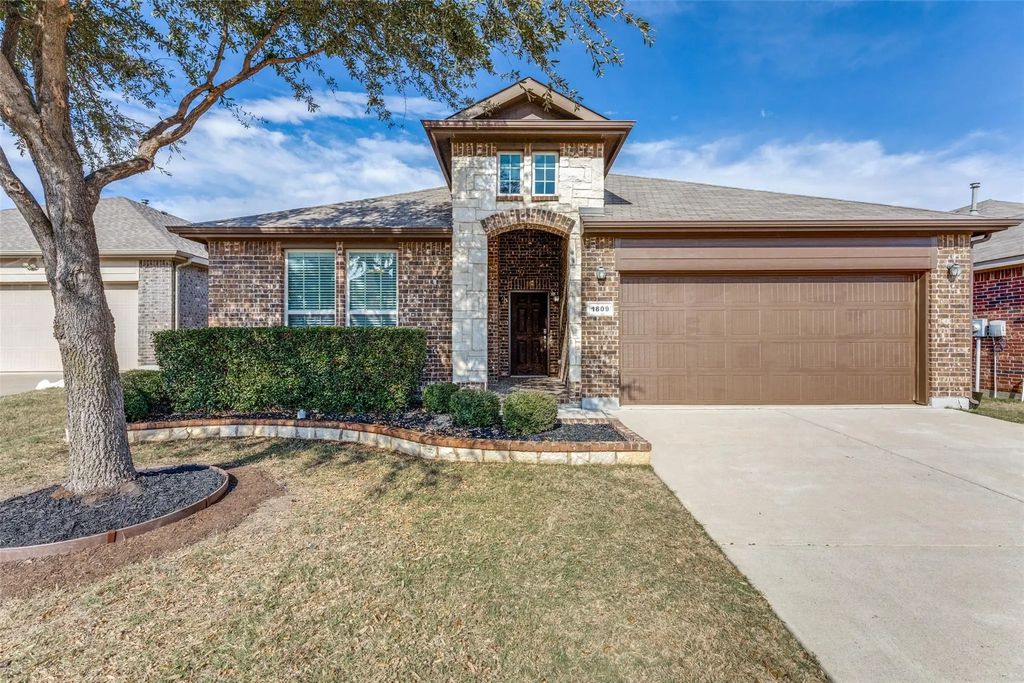 1809 Velarde Road, Fort Worth