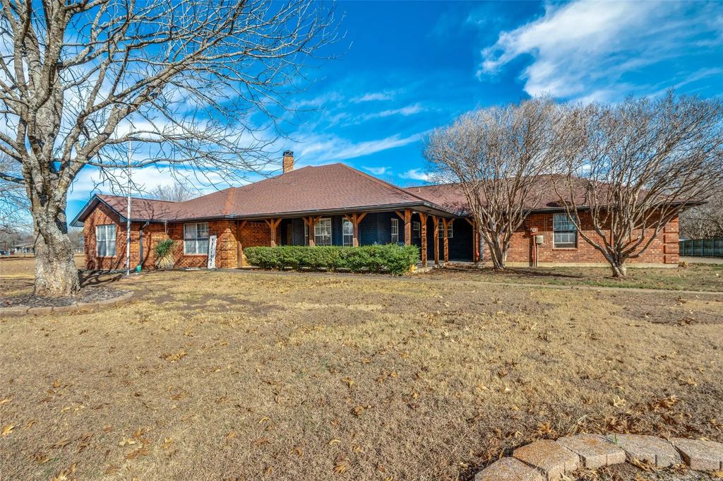 208 Catawba Road, Waxahachie