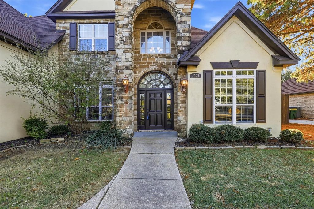 3724 Cove Timber Avenue, Granbury