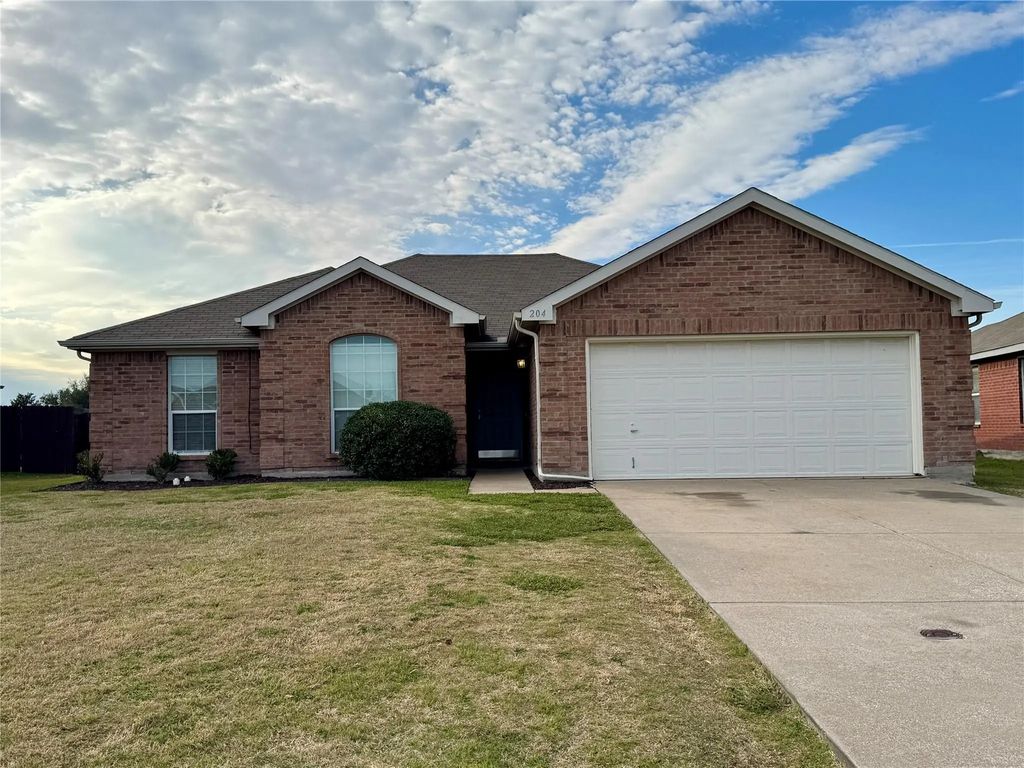 204 S Chestnut Street, Forney
