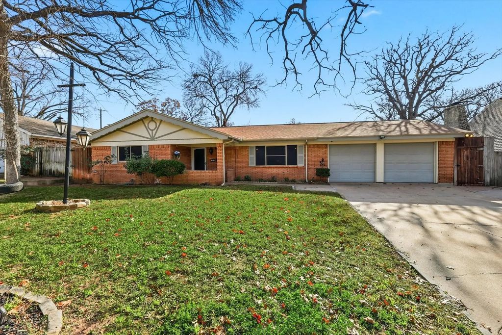 1809 Toplea Drive, Euless