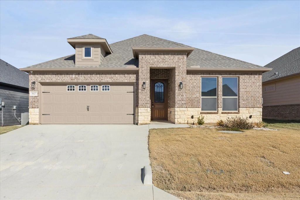 5627 Barkridge Drive, Granbury