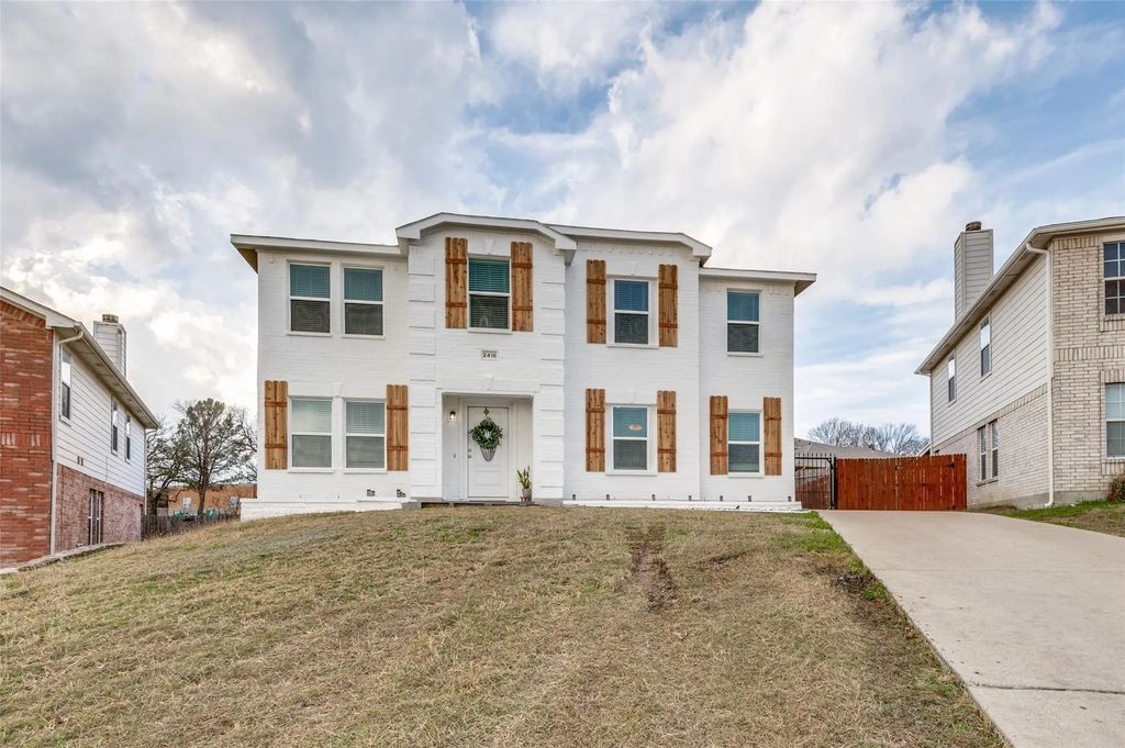 2416 Big Spring Drive, Fort Worth