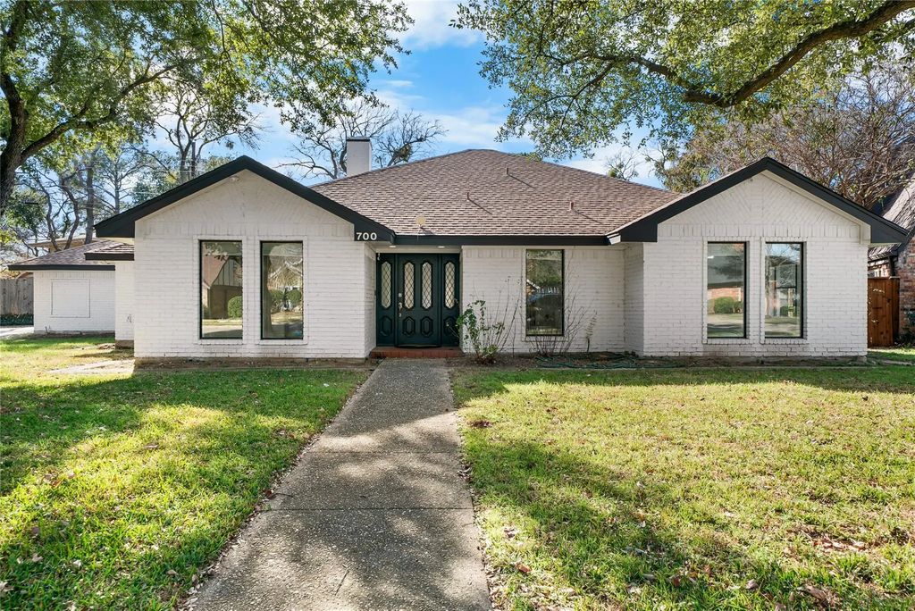 700 Macarthur Court, Irving