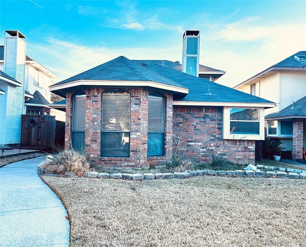2032 Greenview Drive A, Carrollton