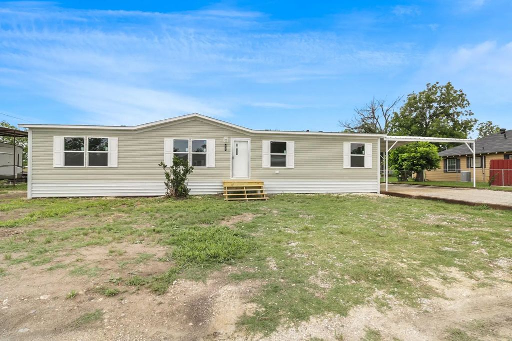 707 W 8th Street, Coleman