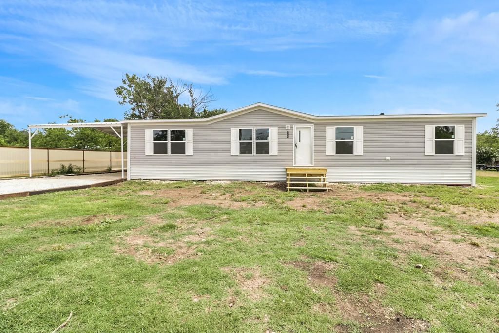 708 W 8th Street, Coleman