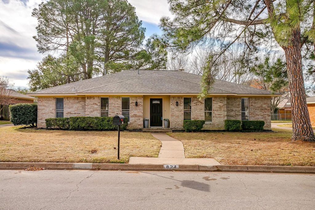 824 Sandpiper Drive, Denton