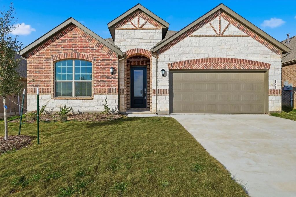 1604 Adams Drive, Little Elm