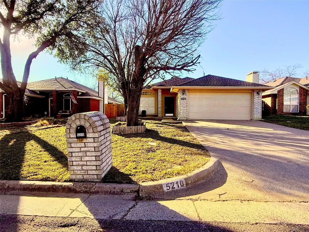 5210 Cornvalley Drive, Arlington