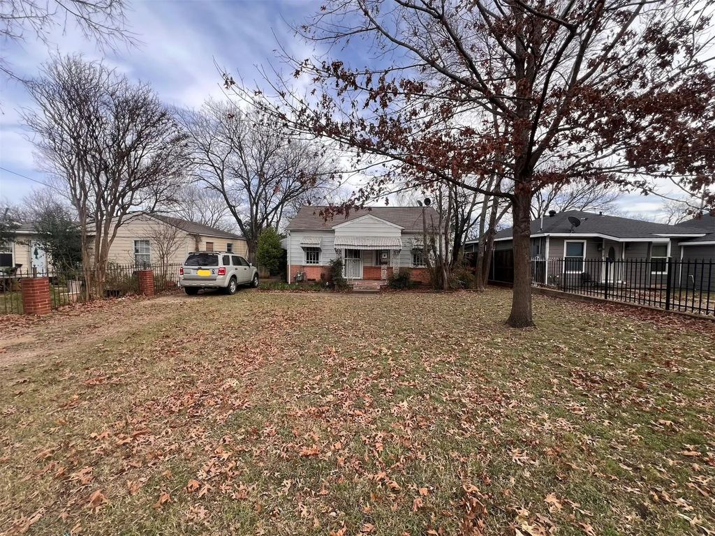 906 Eli Avenue, Dallas