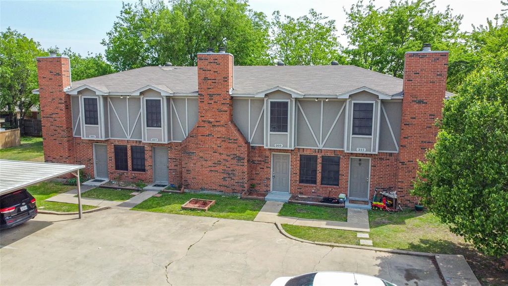 305 Cambridge Drive, Saginaw