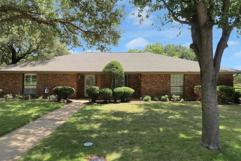 490 Sellmeyer Lane, Highland Village