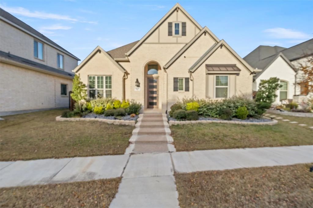 1805 Clouded Wren Drive, Arlington