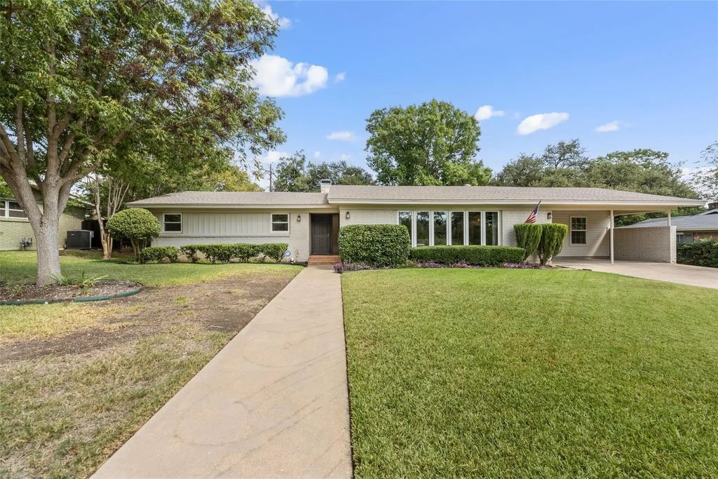 1701 Royal Oaks Drive, Waco