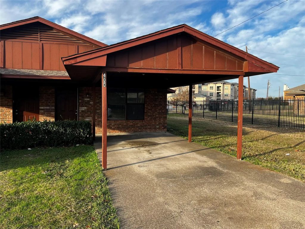 400 Amanda Lane 400, Waxahachie