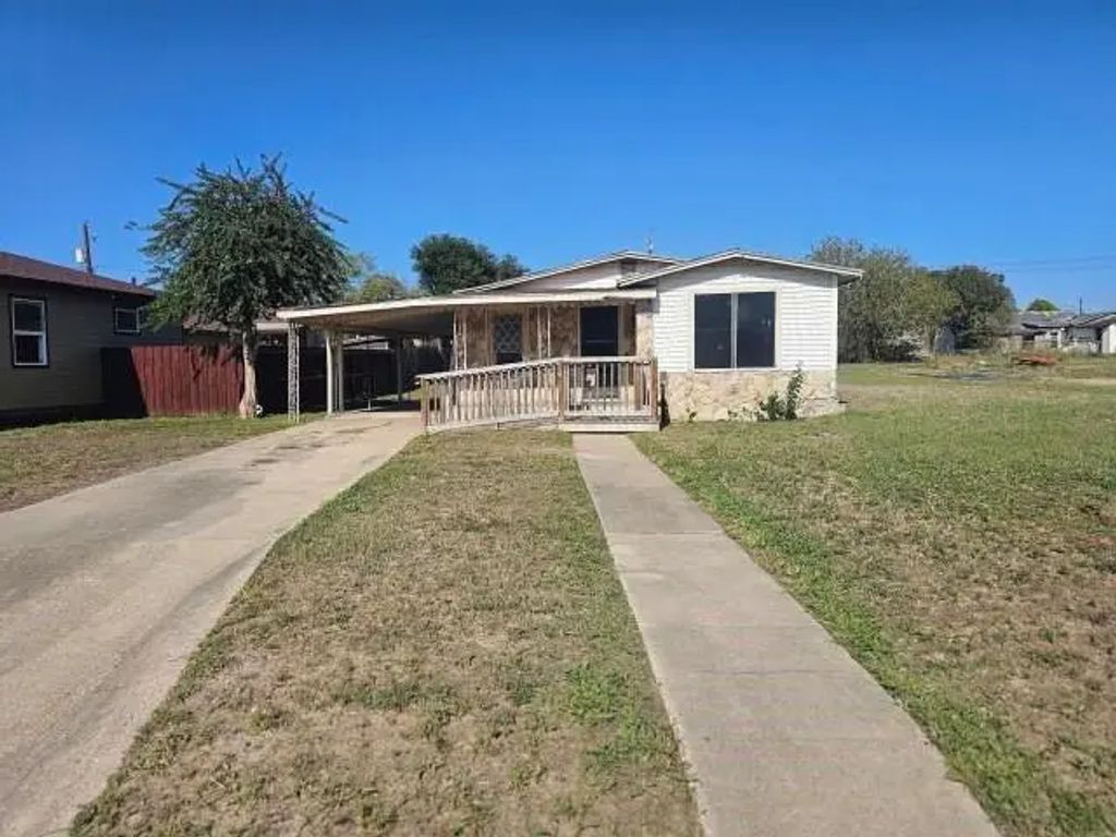 630 E B Avenue, Kingsville