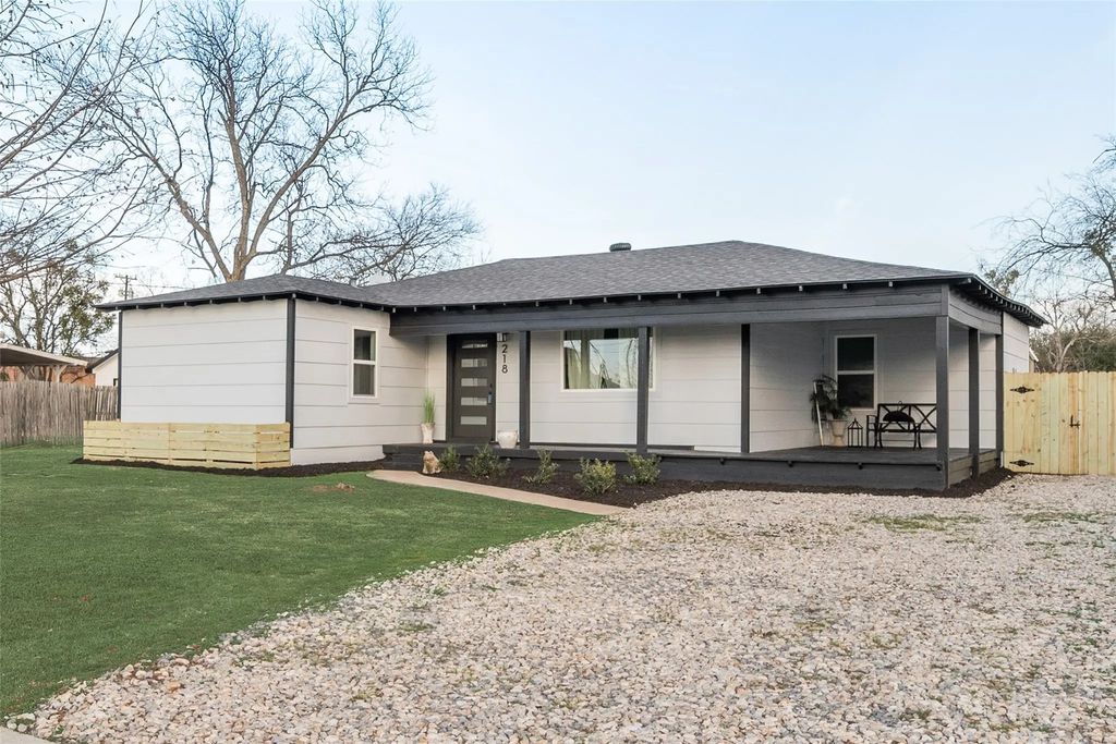 218 Howard Street, Royse City