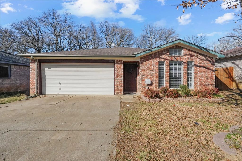 1116 Hidden Creek Drive, Mansfield