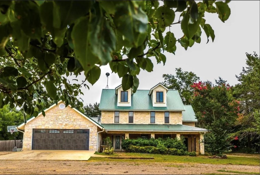 3439 S 271 Fm 271, Bonham