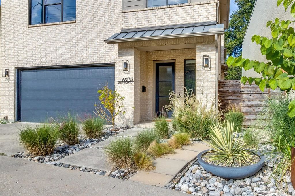 6932 Chantilly Court, Dallas