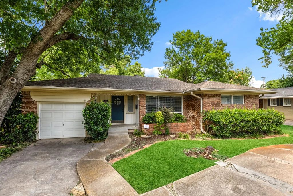 704 Downing Drive, Richardson