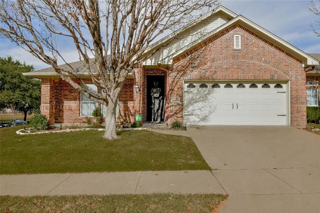 1706 Summer Hill Court, Granbury