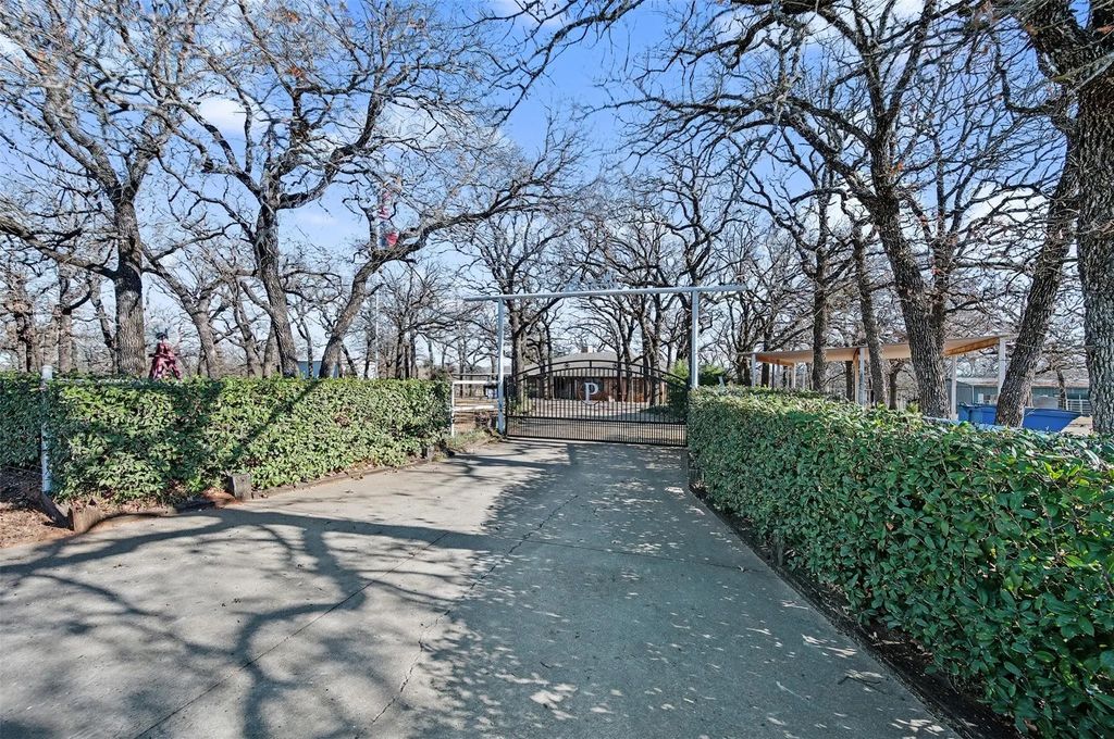 5020 County Road 605, Burleson