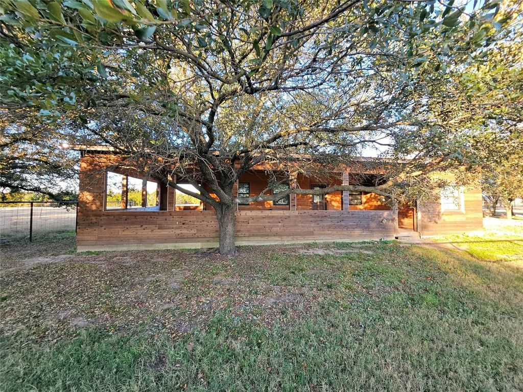 15309 S Fm 372, Valley View
