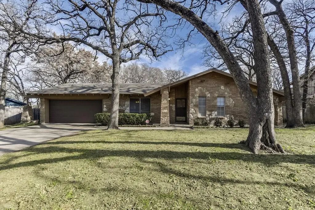 807 N Bowen Road, Arlington