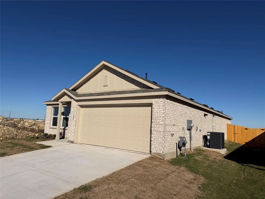 1384 Amapola Drive, Fort Worth