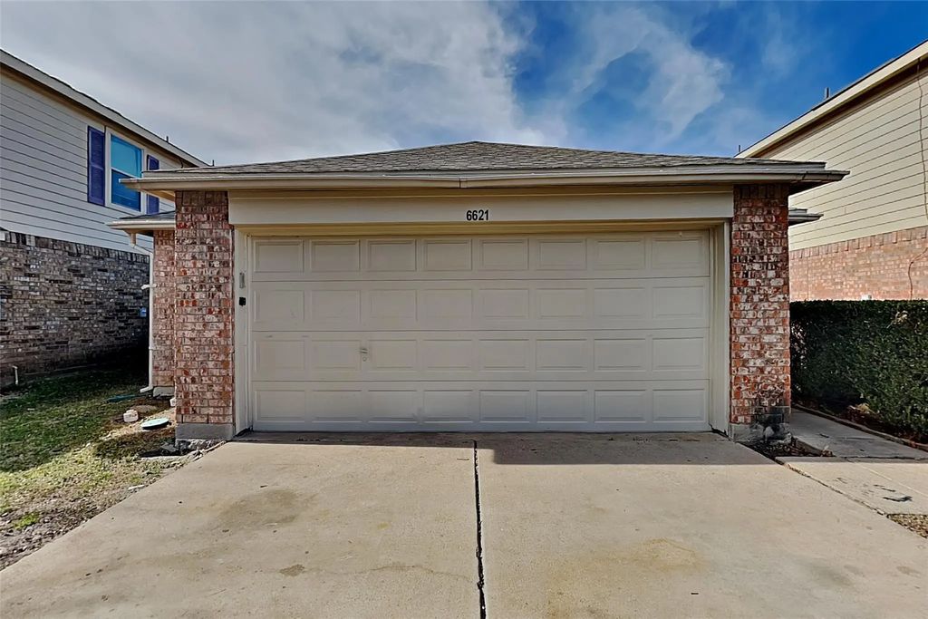 6621 Waterhill Lane, Fort Worth