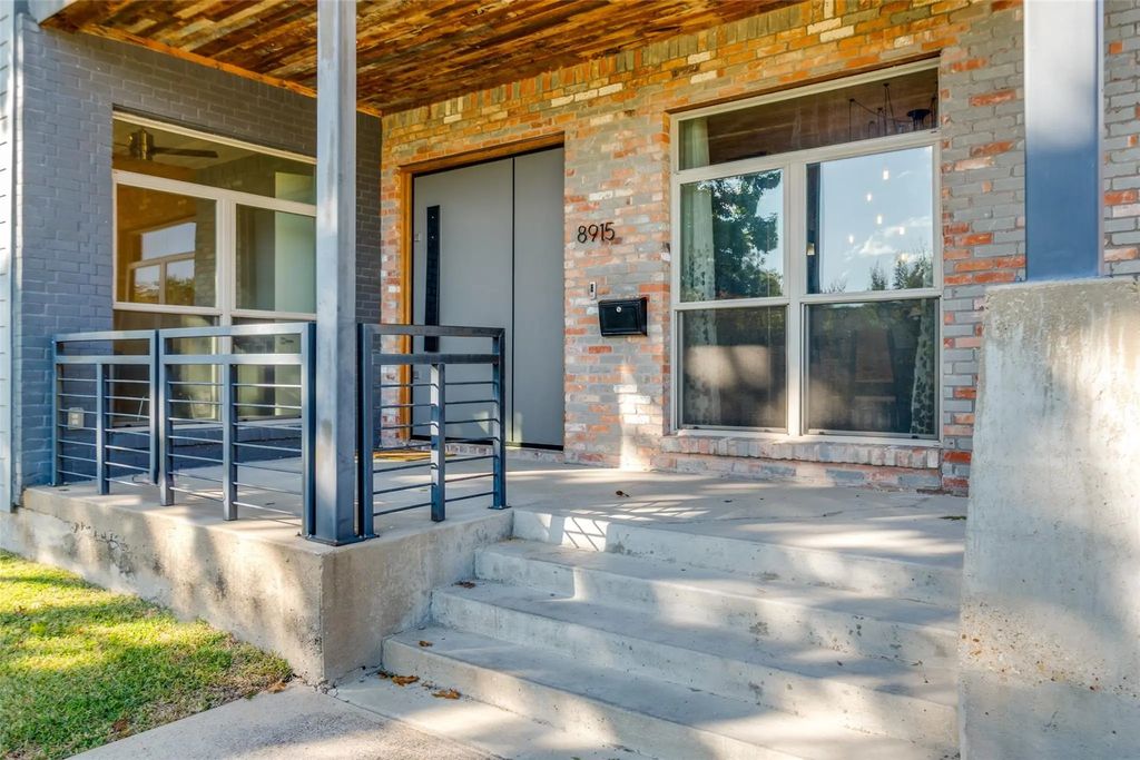 8915 Stanwood Drive, Dallas