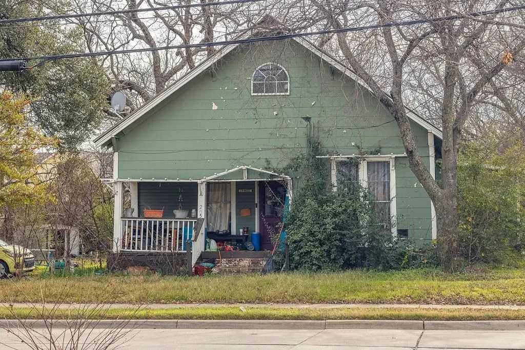 205 W Broad Street, Mansfield
