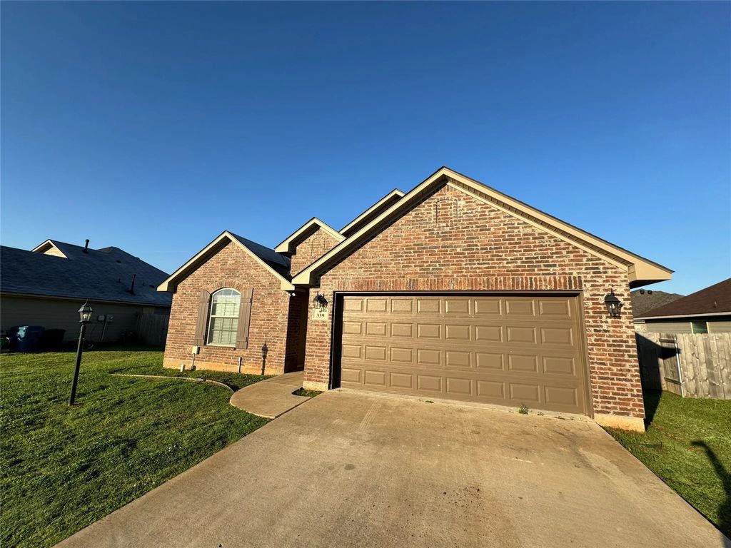 339 Camden Hill, Haughton