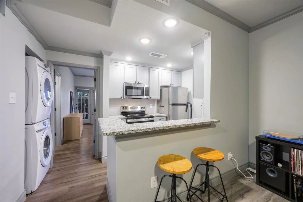 5325 Bent Tree Forest Drive 1118, Dallas